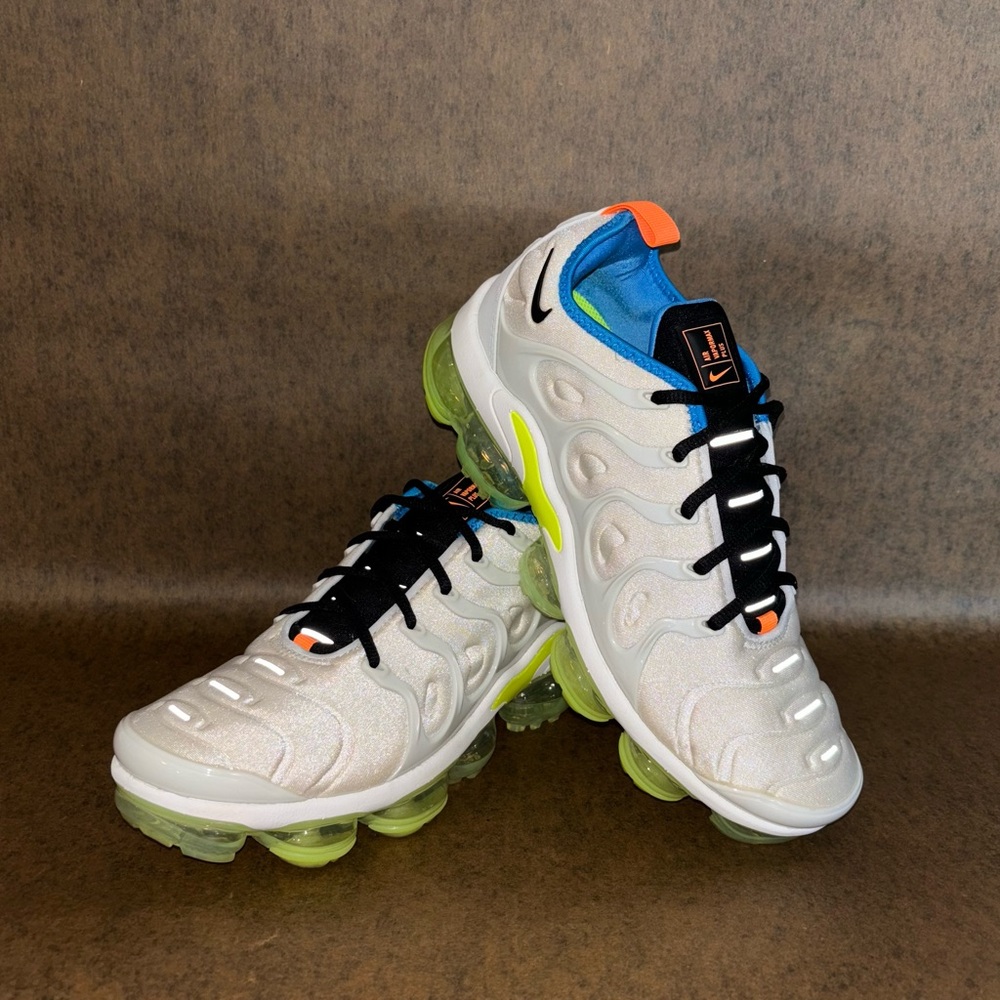 *NIKE* Air VaporMax Plus "Photon Dust Volt" Women's Size 9 Running Shoes.